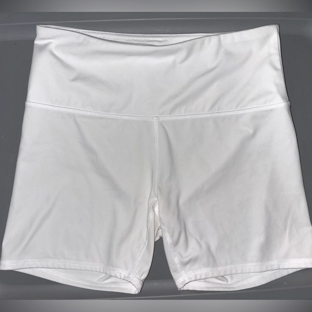 white biker shorts size M